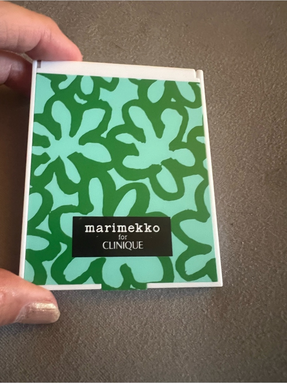 Marimekko for Clinique 2 Colorful Cosmetic Bags, bonus mirror, new without tags - Picture 8 of 11